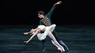 Swan Lake – Act II pas de deux Francesca Hayward Cesar Corrales The Royal Ballet [upl. by Greeley399]