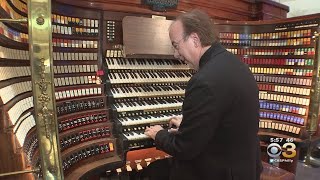 A Look At The Famous Wanamaker Organ At Macys Philadelphia [upl. by Lupe]