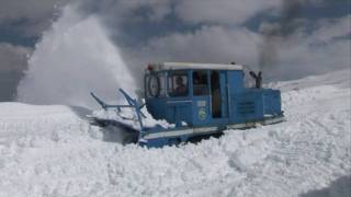 Schneeräumung am Großglockner 2009 [upl. by Ayeki]