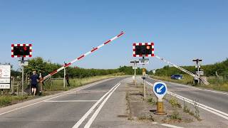 4K Rare Crossing Heritage Railway at Wallingford Level Crossing Oxfordshire [upl. by Pournaras193]