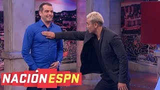 Wrestling champion Kazuchika Okada delivers chop but not piledriver to Max Bretos  Nación  ESPN [upl. by Caras566]