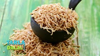 Crispy Fried Noodles Chinese Fried Noodles by Tarla Dalal [upl. by Lederer696]