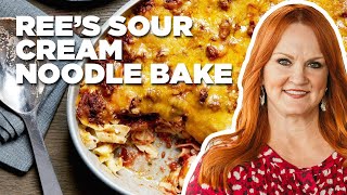 Ree’s Sour Cream Noodle Bake HowTo  The Pioneer Woman  Food Network [upl. by Robinia]