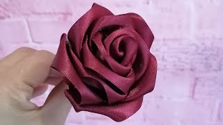 Como hacer una rosa con listón Súper fácil [upl. by Amora766]