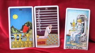 How to Read Tarot Cards Connecting the Cards [upl. by Leigh]