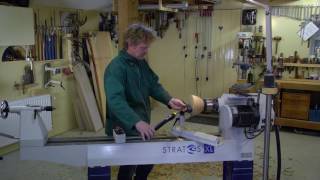 Video instructieserie houtdraaien deel 3 de schalenguts [upl. by Dnaltiac896]