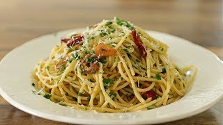 Spaghetti Aglio e Olio Recipe [upl. by Freiman]