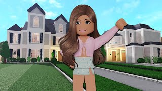 MY NEW FAMILY HOUSE TOUR  Bloxburg [upl. by Eniale]