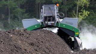 Composter les déchets verts une action pour lenvironnement [upl. by Gentes794]