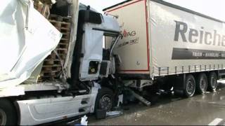 Massive pile up on German autobahn [upl. by Macnair]