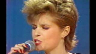 Véronique BéliveauJe suis fidèle Live 1983 [upl. by Moe]