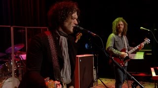 Doyle Bramhall II  Mama Cant Help You eTown webisode 1135 [upl. by Leirum]