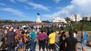 Cientos de manifestantes cubanos se toman las calles de La Habana al grito de quotlibertadquot [upl. by Elisabetta]