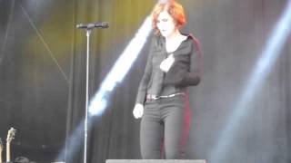 Alison Moyet  Dont Go Yazoo Live  Suikerrock 2014 [upl. by Linnea]