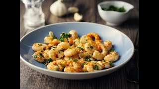 RECETTE EXPRESS  CREVETTES SAUTÉES À LAIL  rapide et pas chère [upl. by Nirrac]