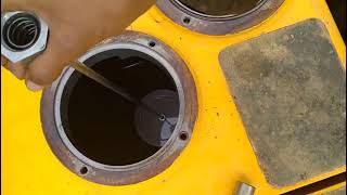 Changing the hydraulic oil of JCB 220How to remove used oil Changing the filters WORKS OF JCB 220 [upl. by Seton]