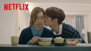 ユ・ヨンソクとシン・ヒョンビンがランチにキス  賢い医師生活  Netflix Japan [upl. by Costa954]